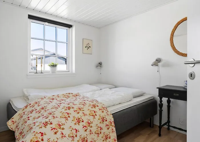 Feriehus 2 Bedroom Cozy In